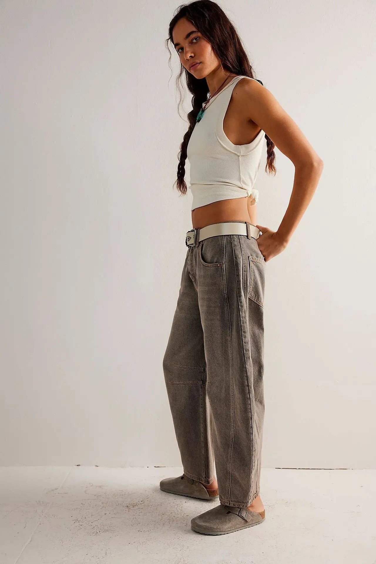 European and American Women's Casual Loose Mid Rise Jeans Trendy Loose Denim Pants Straight Leg Pants Round Neck Jeans Clothes