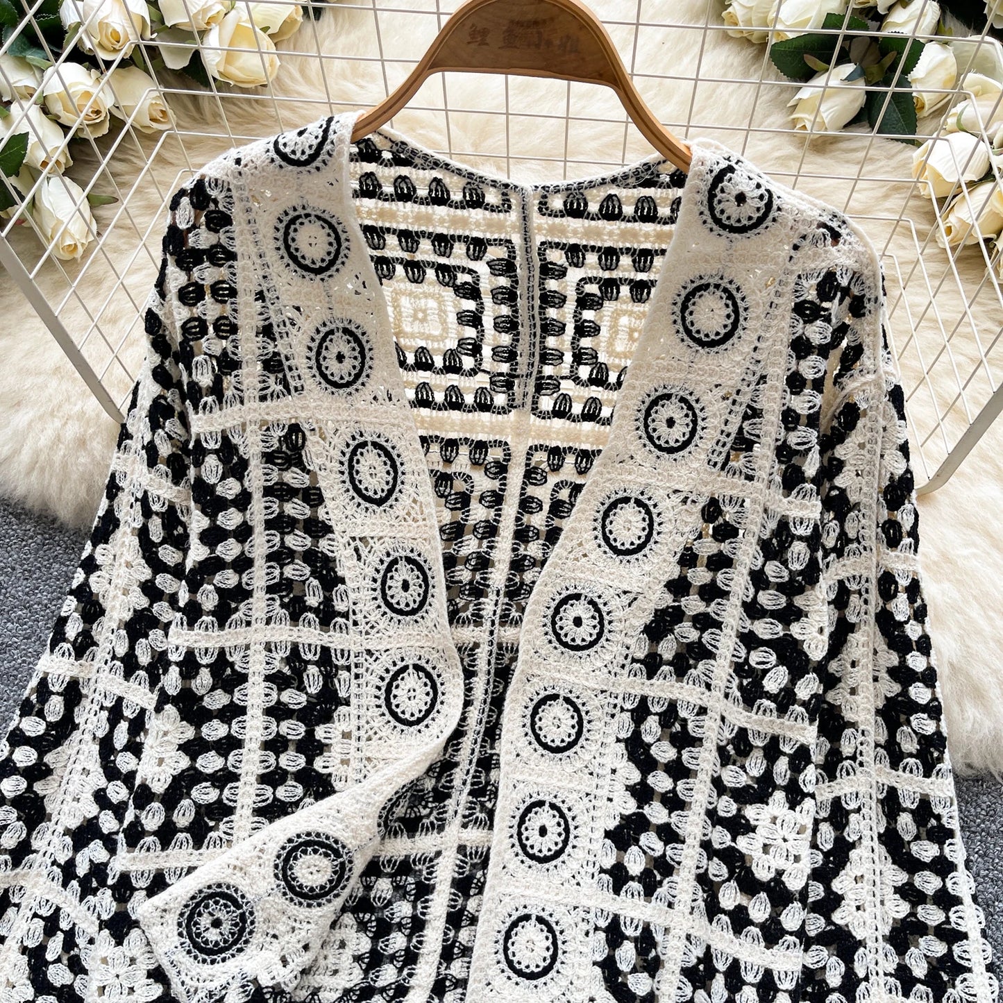 SINGREINY Vintage Boho Loose Plaid Cardigans Female Long Sleeves Hook Flower Hollow Tops 2025 Vacation Sunscreen Casual Shirt
