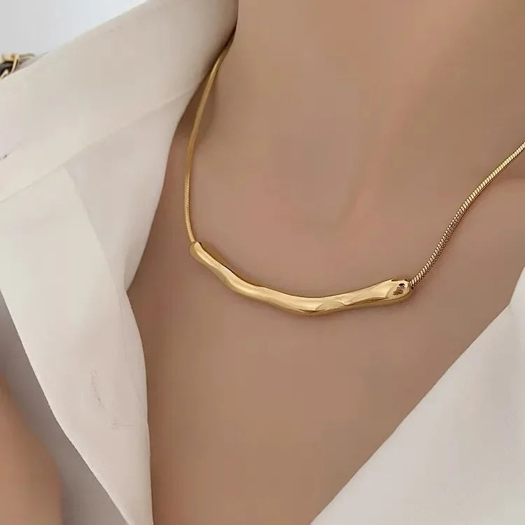 European and American Fashion Simple Stainless steel Gold Color Collarbone Chain For Women’s Fashion Short Necklaces Jewelry New