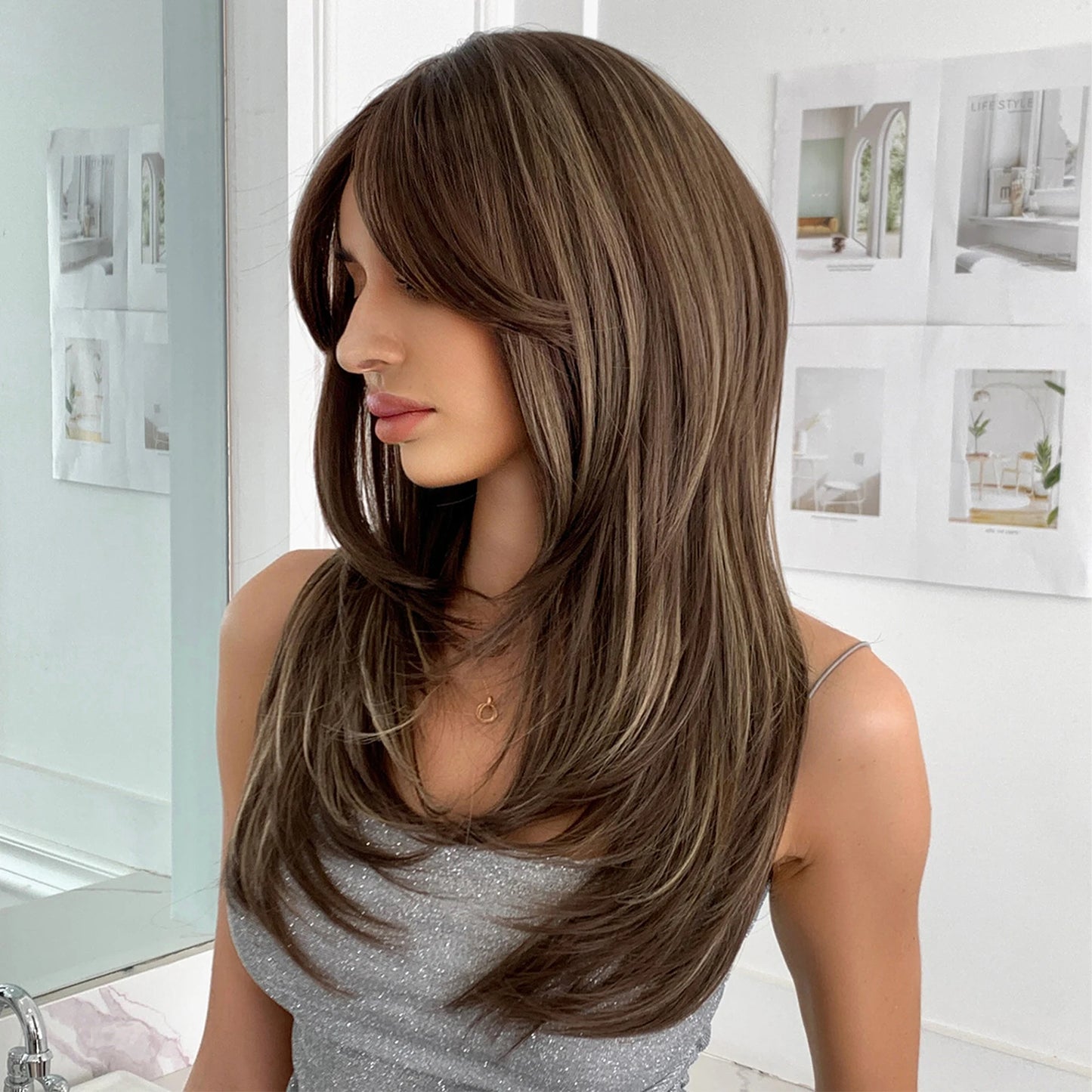 LOUIS FERRE Long Brown Layered Synthetic Wigs With Bangs Caramel Brown Straight Wig Mixed Blonde Highlights Heat Resistant Fibre
