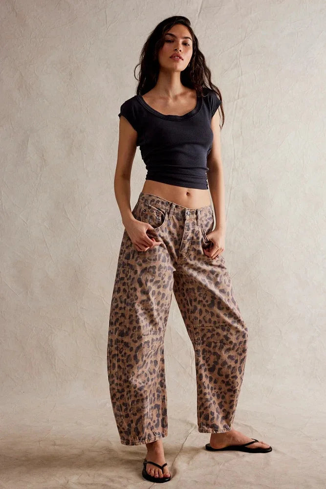 European and American Women's Casual Loose Mid Rise Jeans Trendy Loose Denim Pants Straight Leg Pants Round Neck Jeans Clothes