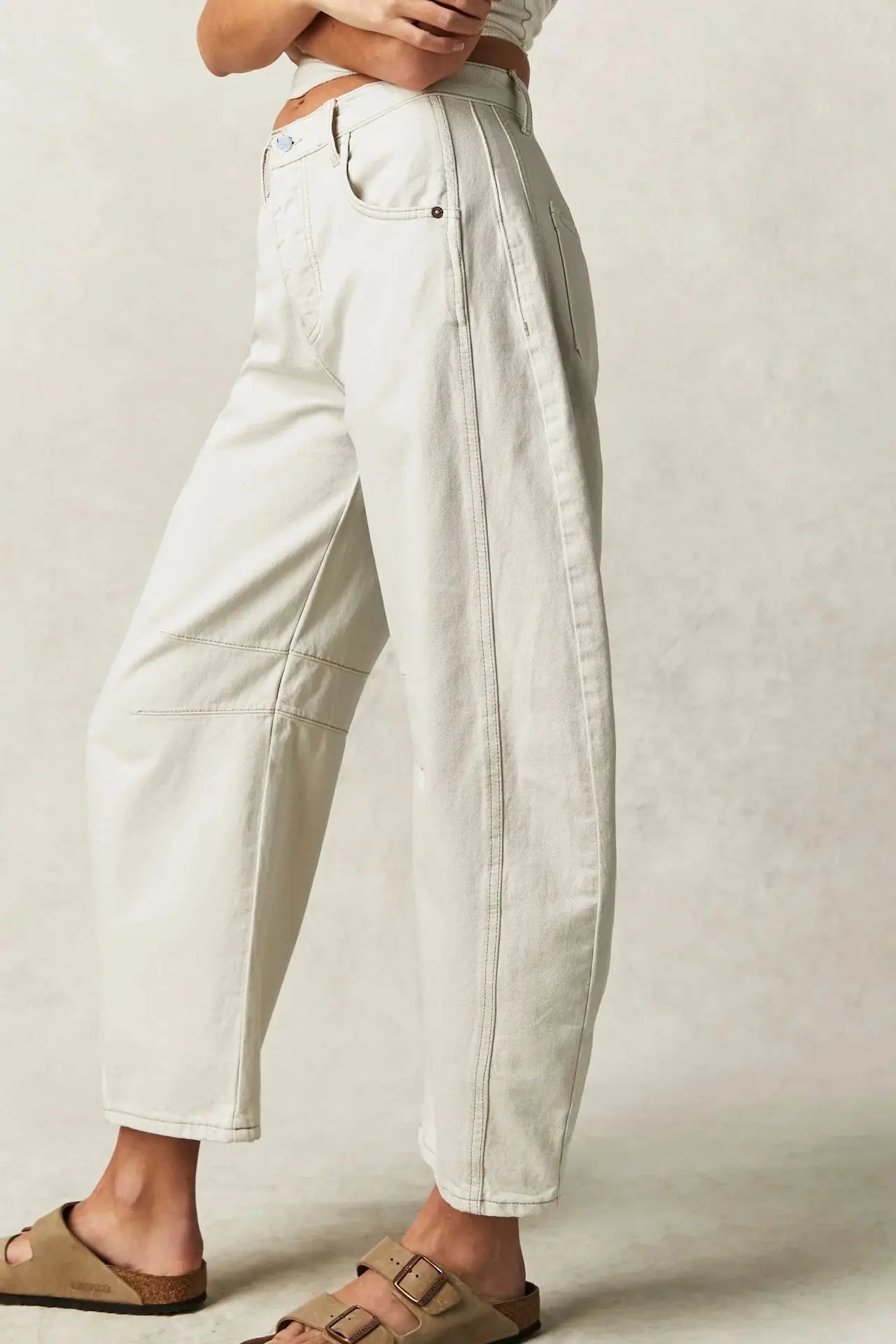 European and American Women's Casual Loose Mid Rise Jeans Trendy Loose Denim Pants Straight Leg Pants Round Neck Jeans Clothes