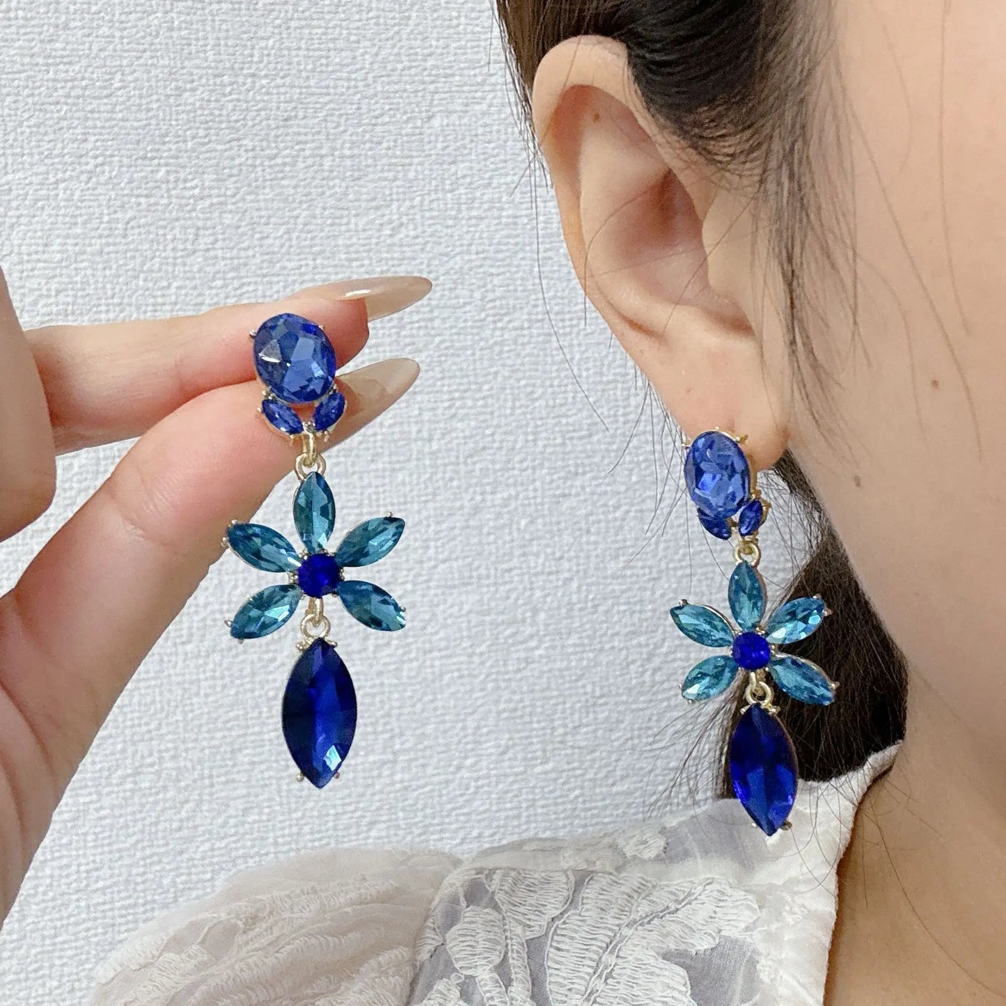 Dainty Flower Stud Earrings for Women Piercing Cartilage Ear Ring Cute Zircon Gold Color Women's Aesthetic Jewelry Gift