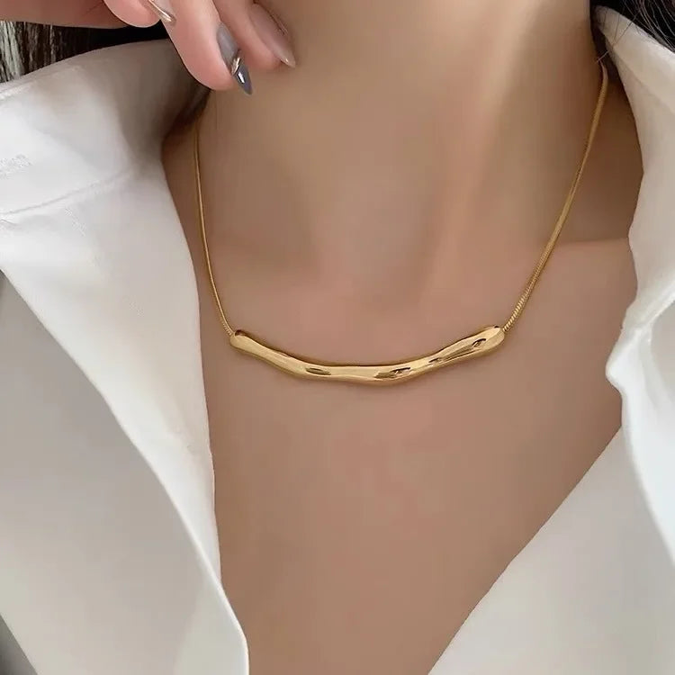 European and American Fashion Simple Stainless steel Gold Color Collarbone Chain For Women’s Fashion Short Necklaces Jewelry New