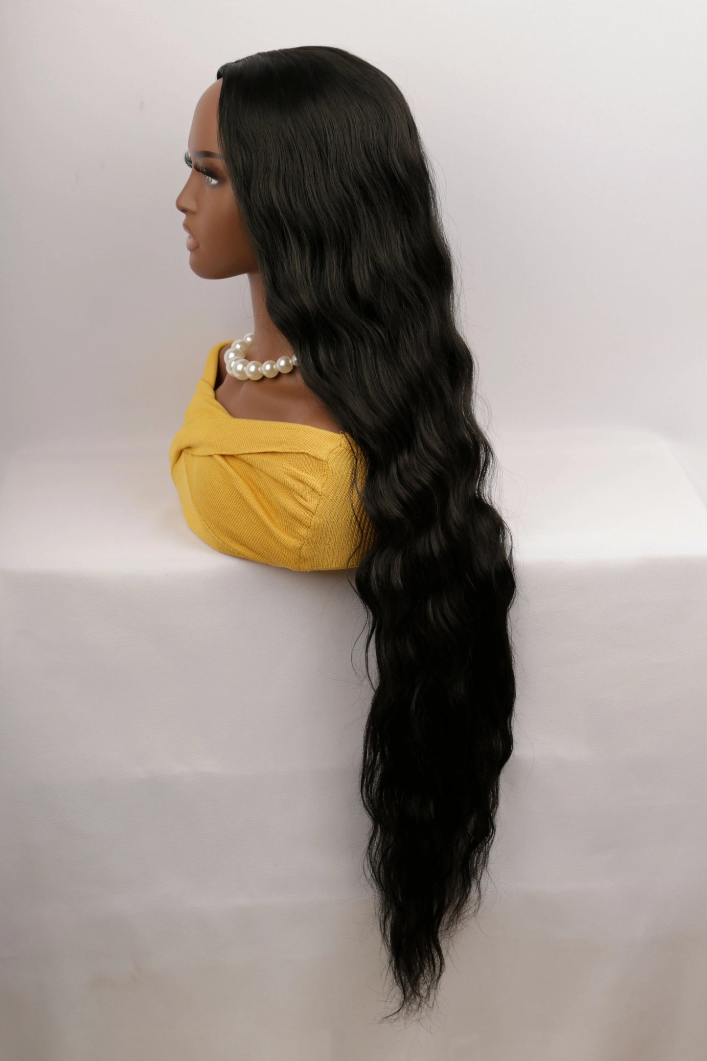 Extro Long Black Deep Wave Wigs 32 Inch Women Stylish Wavy Natural Looking Synthetic Wig for Beginner Friendly Party Cosplay Wig
