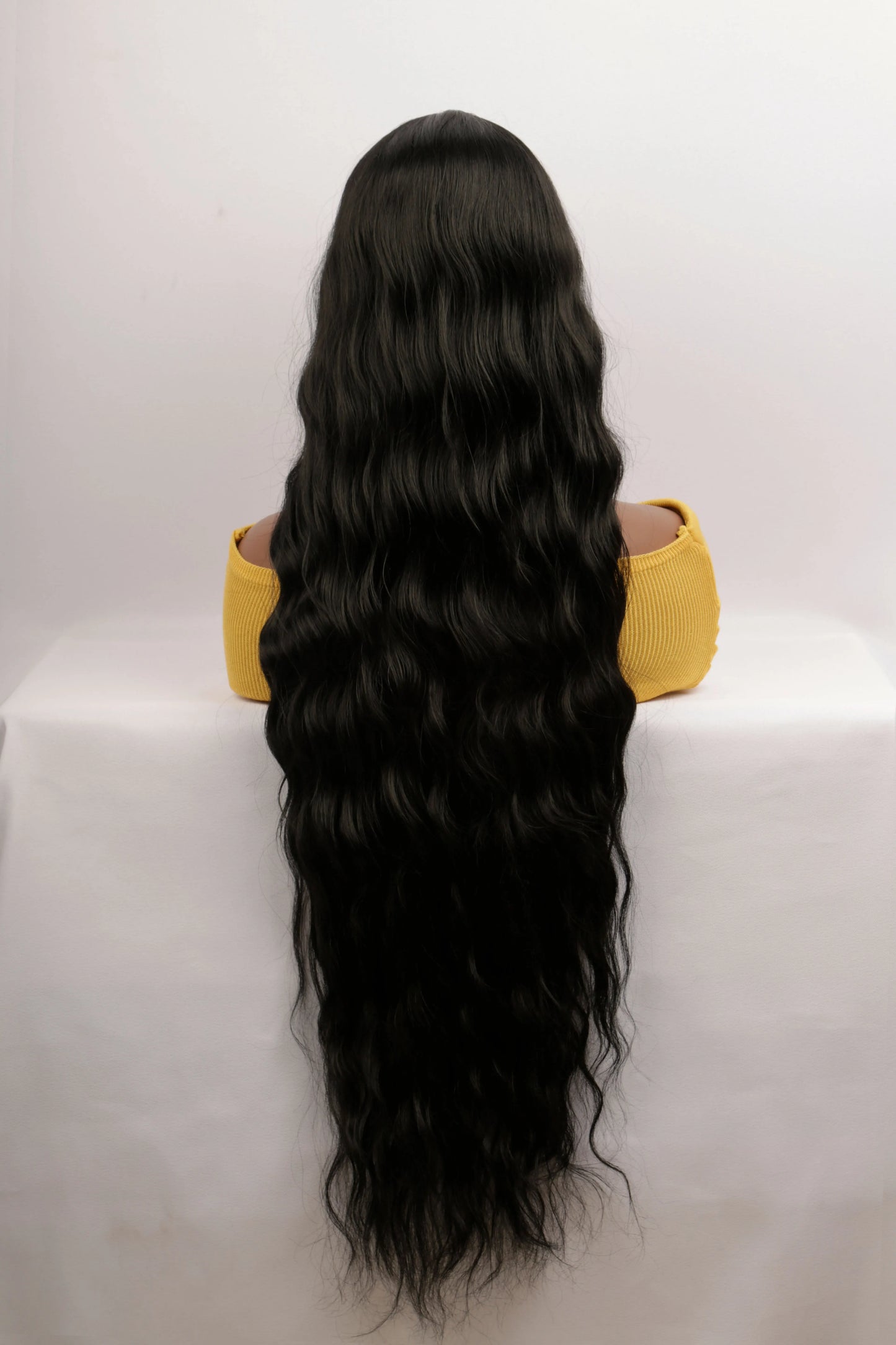 Extro Long Black Deep Wave Wigs 32 Inch Women Stylish Wavy Natural Looking Synthetic Wig for Beginner Friendly Party Cosplay Wig