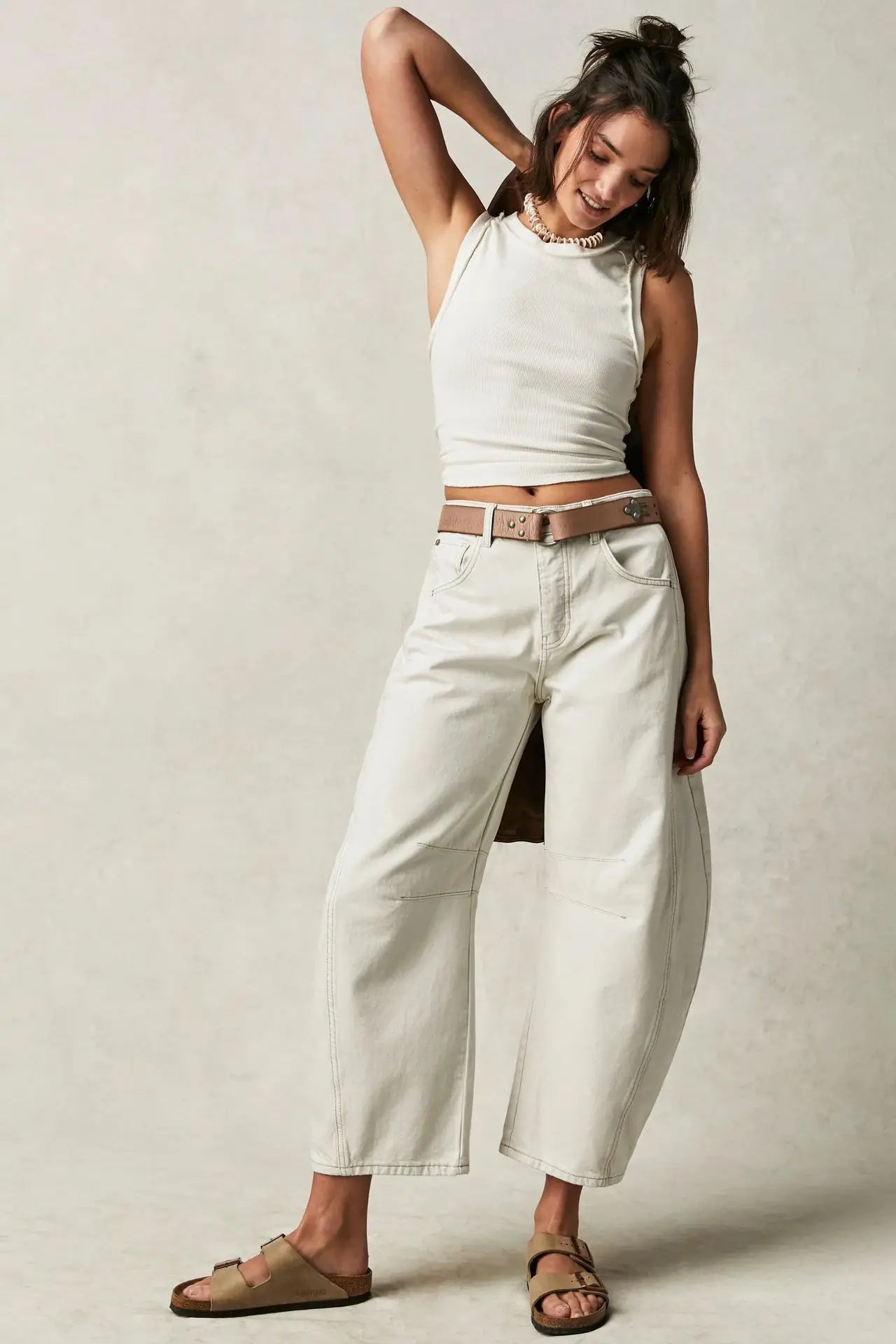 European and American Women's Casual Loose Mid Rise Jeans Trendy Loose Denim Pants Straight Leg Pants Round Neck Jeans Clothes