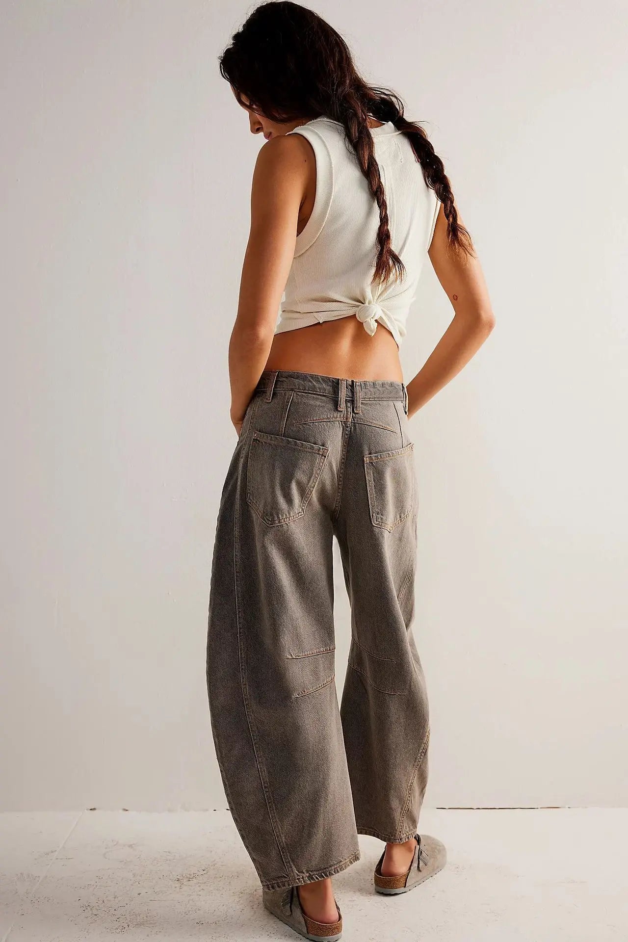 European and American Women's Casual Loose Mid Rise Jeans Trendy Loose Denim Pants Straight Leg Pants Round Neck Jeans Clothes
